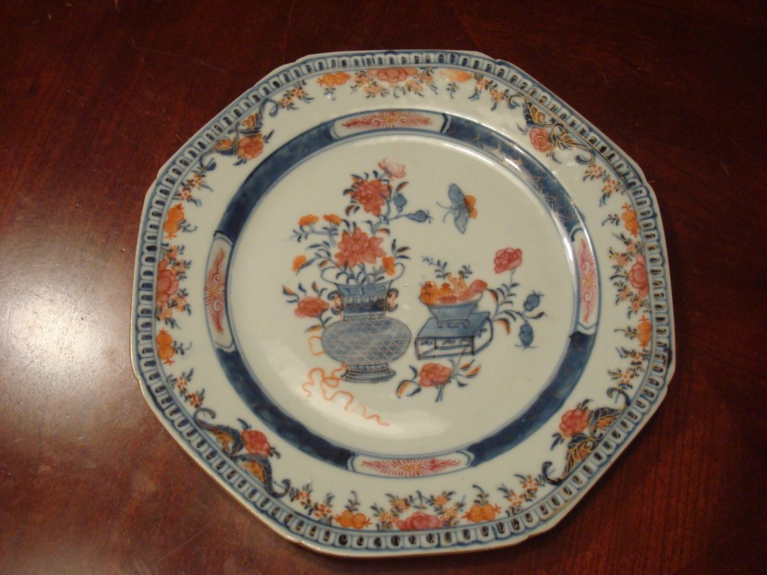 Antique Chinese Imari plate, 18th C. 9" wide: Antique Chinese Imari plate, 18th C. 9" wide