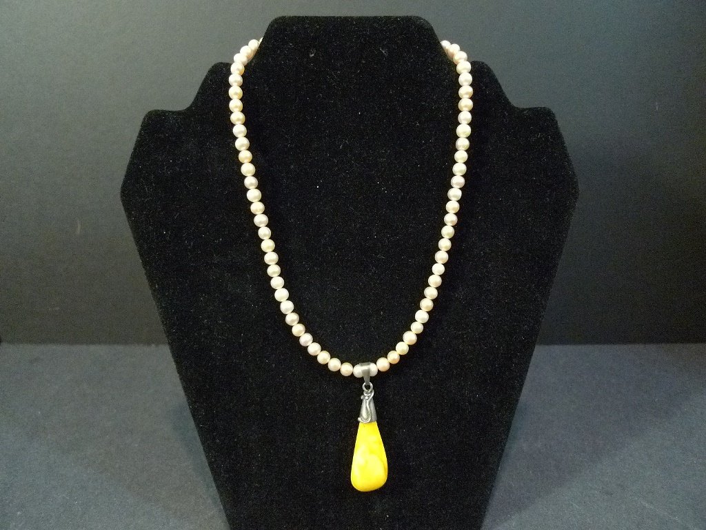 CHINESE PEARL & AMBER MILA NECKLACE (1 of 7)