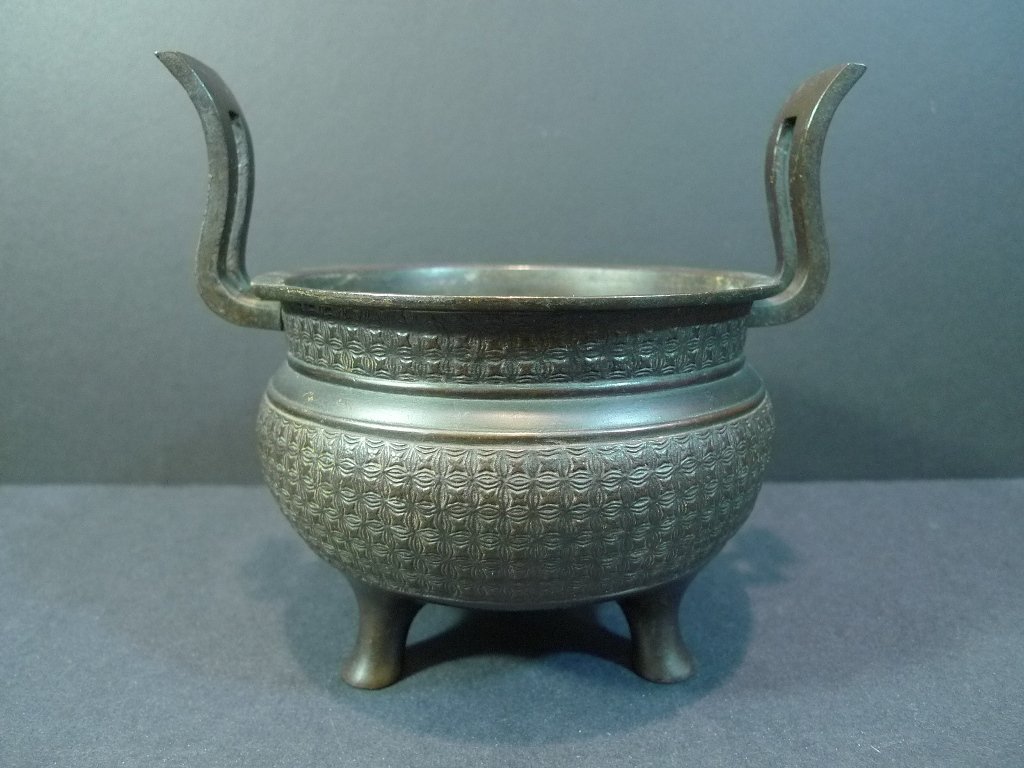 ANTIQUE CHINESE BRONZE DING CENSOR QING DYNASTY (1 of 8)