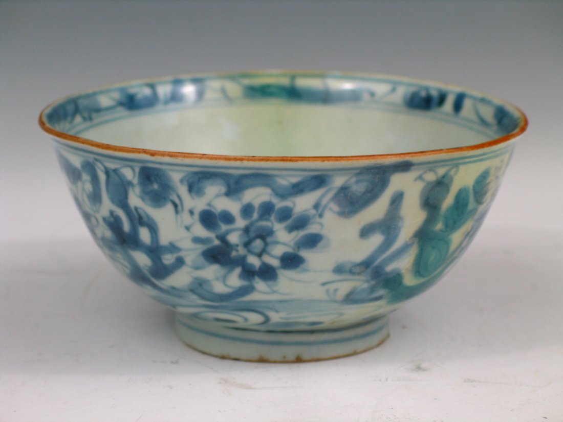 Chinese Blue and White Porcelain Bowl, Ming Dynasty.: Chinese Blue and White Porcelain Bowl, Ming Dynasty. Diameter 15 cm. Ht 7 cm.