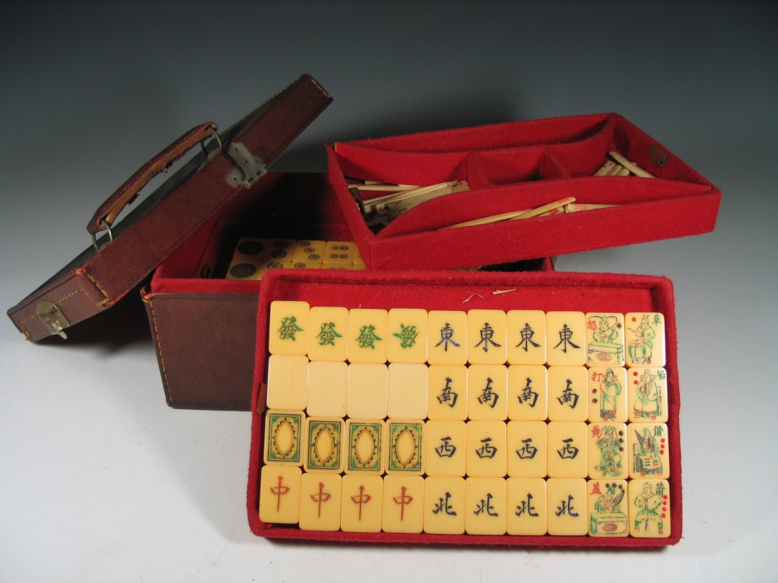 Old Chinese Mahjong Set in Leather Box. (1 of 10)