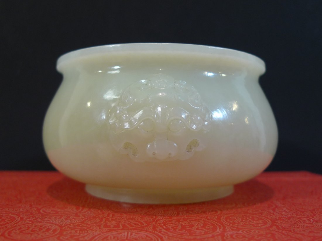 IMPORTANT CHINESE IMPERIAL HETIAN JADE CENSOR - (1 of 9)