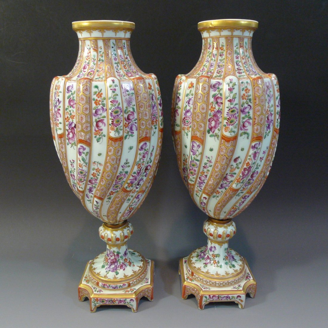 PAIR OF EXQUISITE CHINESE EXPORT STYLE VASE - FRENCH (1 of 8)
