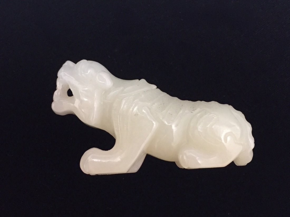 A CHINESE ANTIQUE WHITE JADE CARVING, 19TH CENTURY (1 of 5)