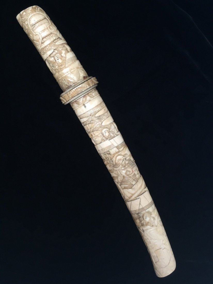 A JAPANESE ANTIQUE CARVED SWORD, 19TH CENTURY (1 of 8)