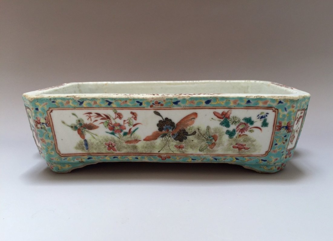 A CHINESE ANTIQUE FAMILLE ROSE PORCELAIN DISH, 19TH (1 of 5)