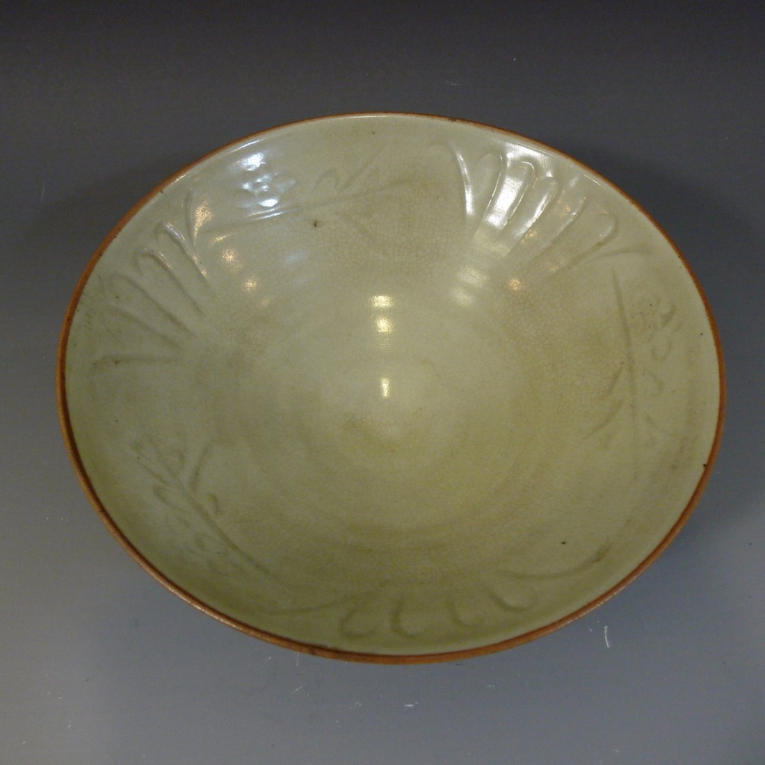 ANTIQUE CHINESE CARVED CELADON PORCELAIN BOWL - MING (1 of 8)