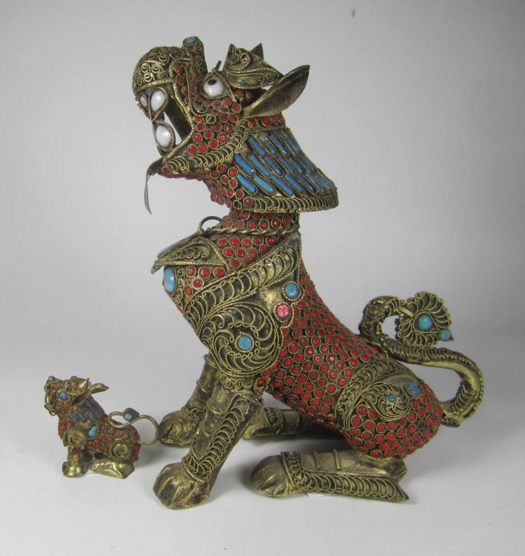 PAIR OF BRONZE FOO DOGS (1 of 7)