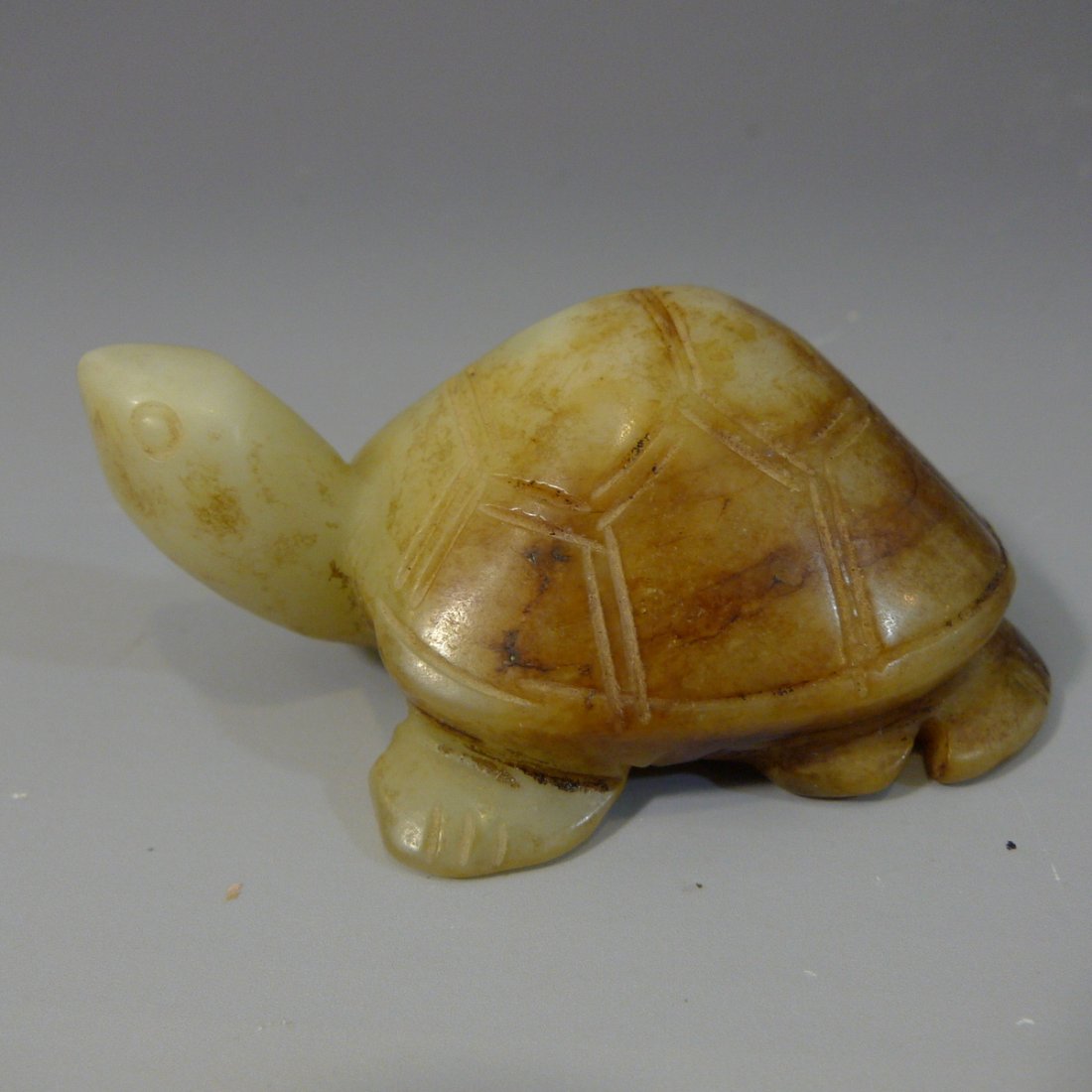 ANTIQUE CHINESE CARVED JADE TURTLE (1 of 8)
