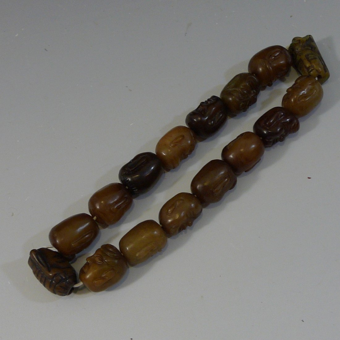 ANTIQUE CHINESE CARVED JADE BUDDHA FACE PRAYER BEADS (1 of 8)