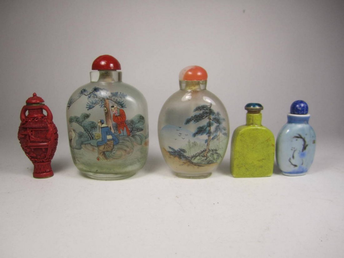 LOT OF FIVE VARIOUS SNUFF BOTTLES (1 of 9)