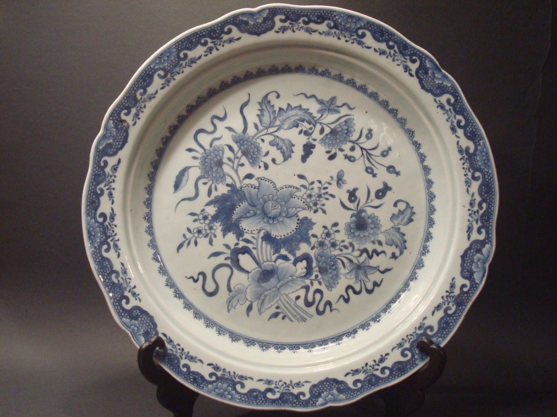 ANTIQUE Large Chinese Blue and White Charger plate. 17 (1 of 8)