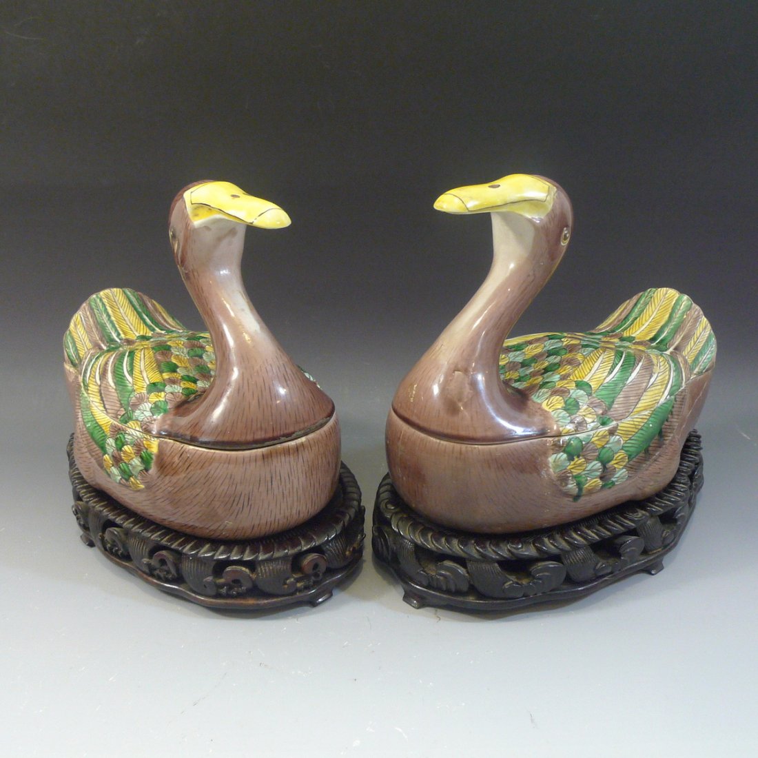 PAIR ANTIQUE CHINESE FAMILLE VERTE DUCK PORCELAIN (1 of 9)