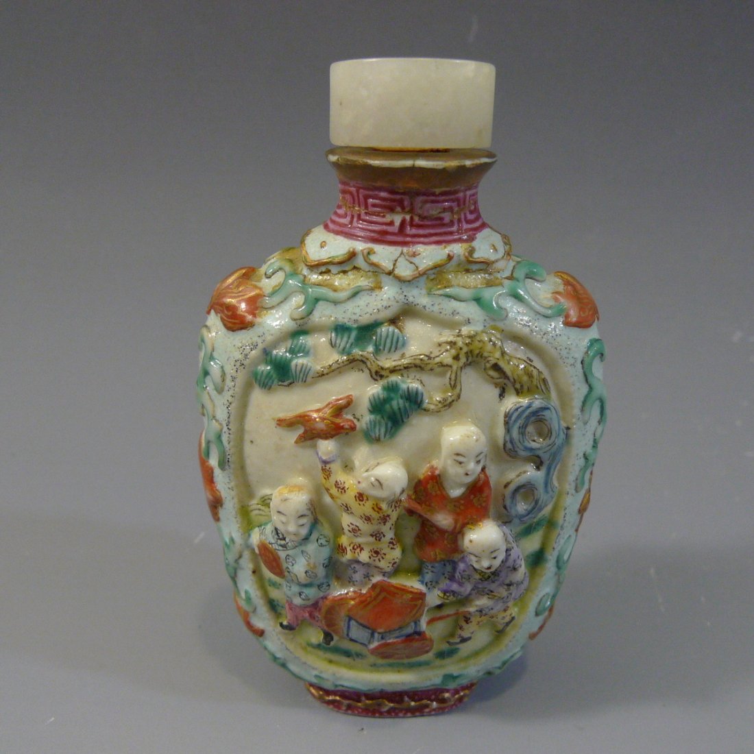 ANTIQUE CHINESE FAMILLE ROSE SNUFF BOTTLE 19TH CENTURY (1 of 9)