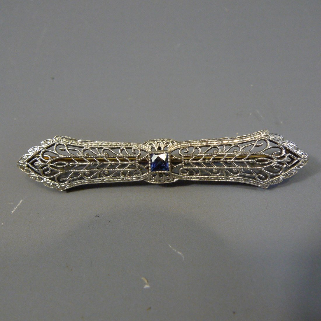 ANTIQUE EDWARDIAN 14K SOLID GOLD SAPPHIRE PIN (1 of 9)