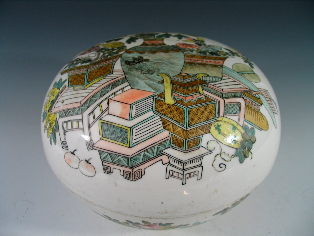 Big Chinese Famille Rose Porcelain Box. (1 of 9)