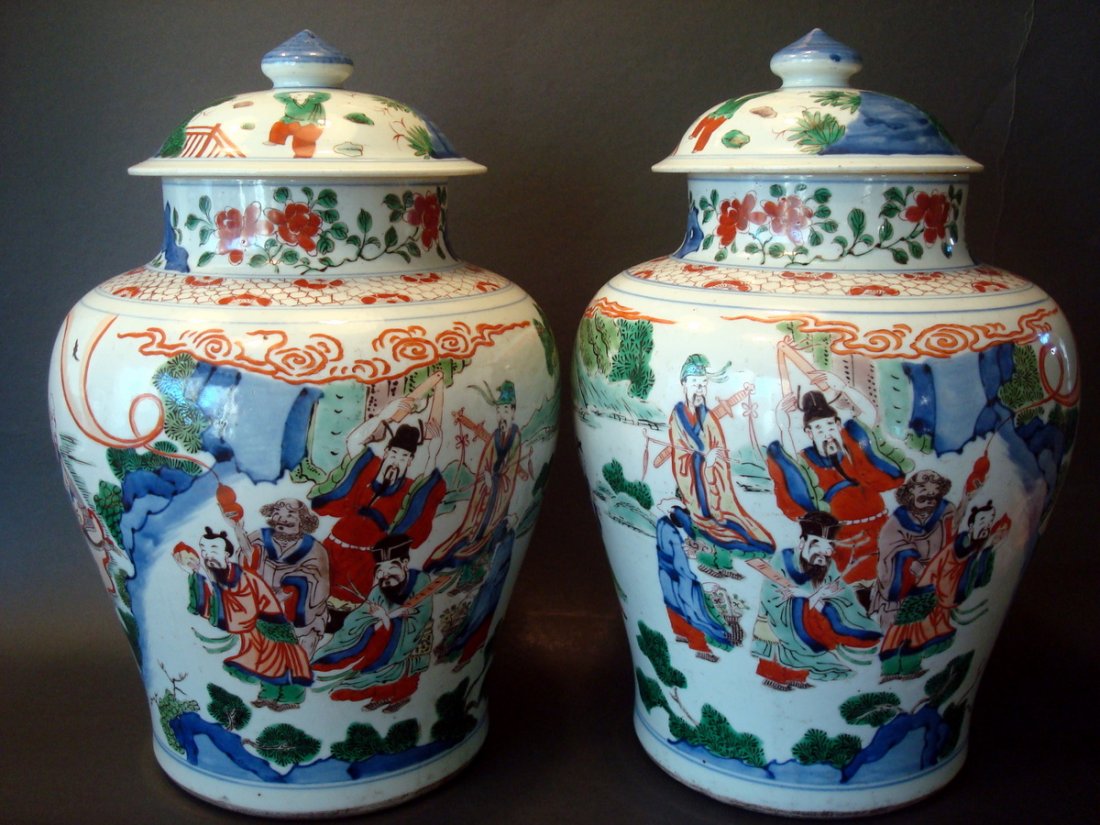 ANTIQUE Chinese Pair of Wucai Covered Jars with Eight (1 of 10)
