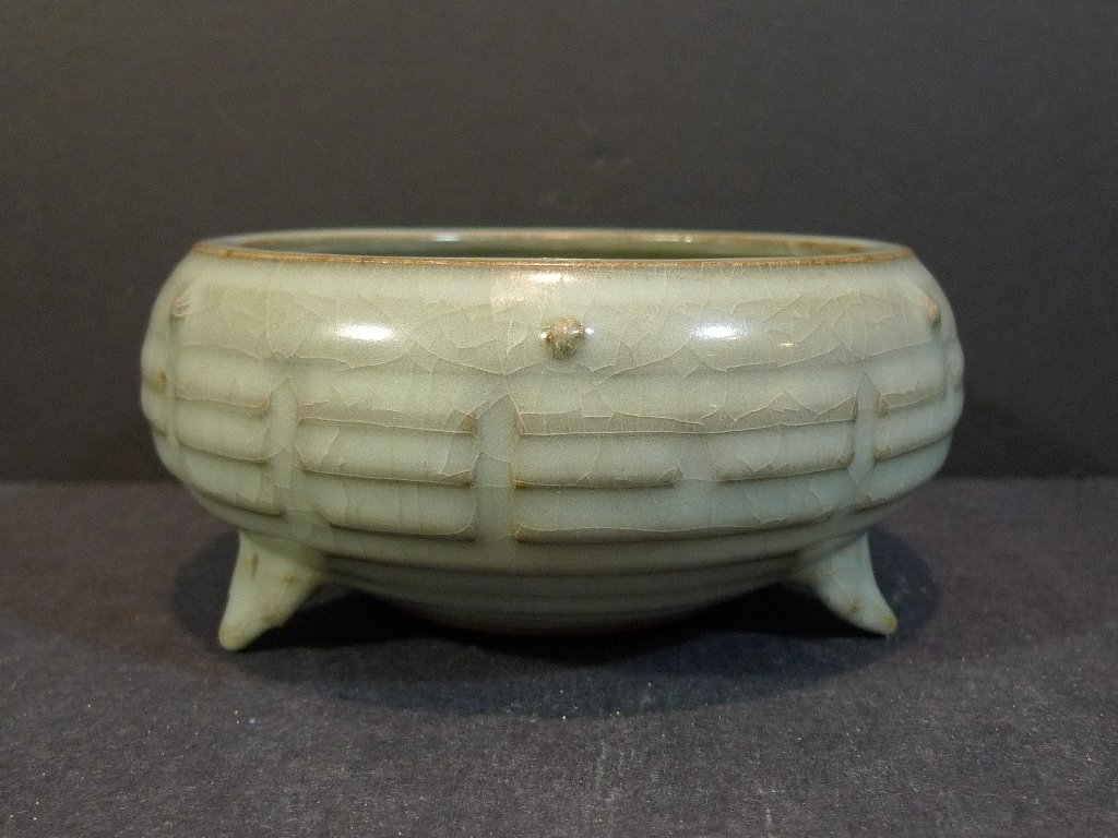IMPORTANT CHINESE GUAN TYPE PORCELAIN CENSER (1 of 9)