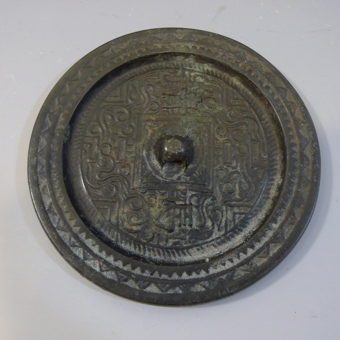 ANTIQUE CHINESE BRONZE MIRROR - HAN DYNASTY (1 of 9)