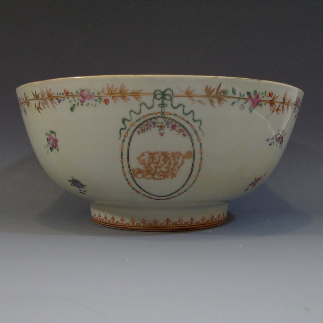 ANTIQUE CHINESE FAMILLE ROSE PORCELAIN BOWL - 18TH (1 of 8)