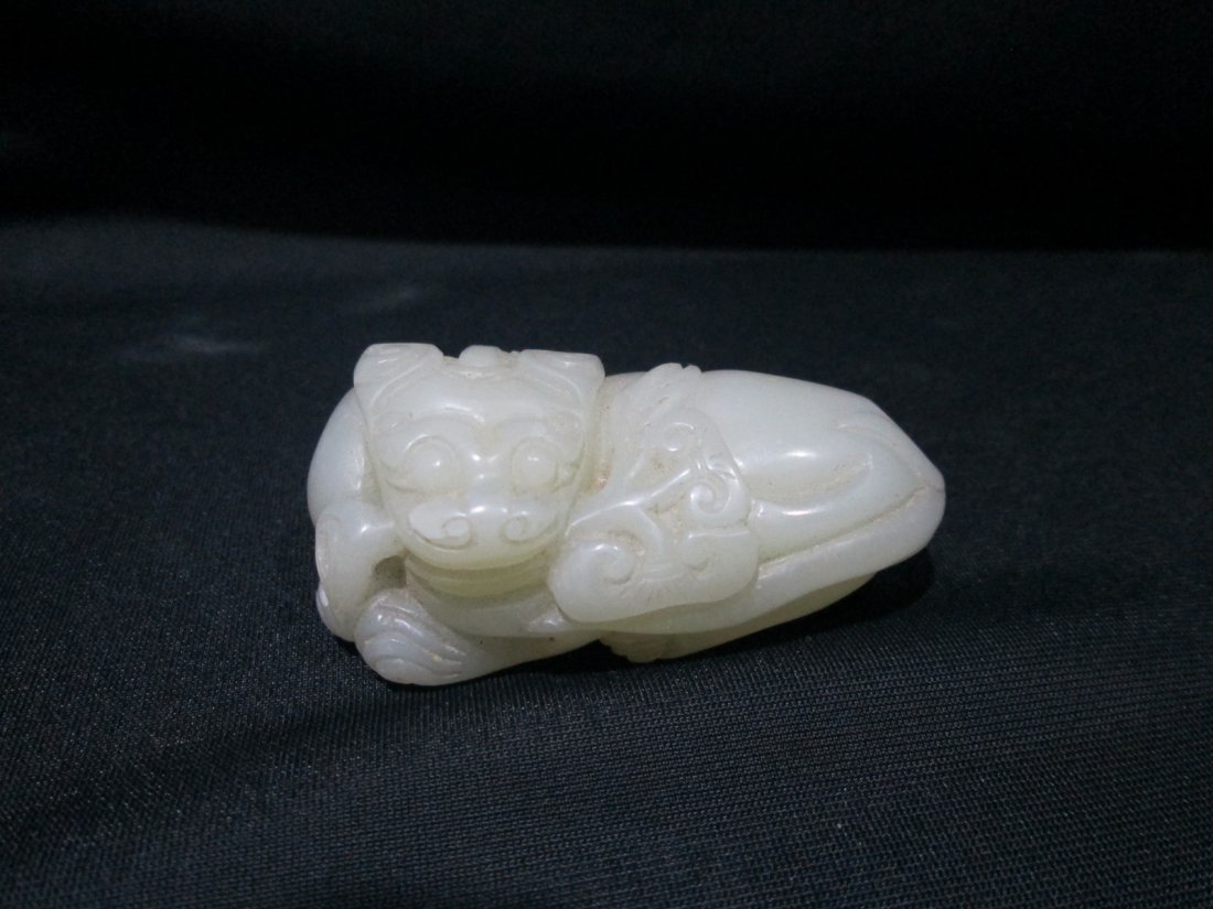 Chinese HETIAN White Jade Beast with Russet, 5.5 cm (1 of 5)