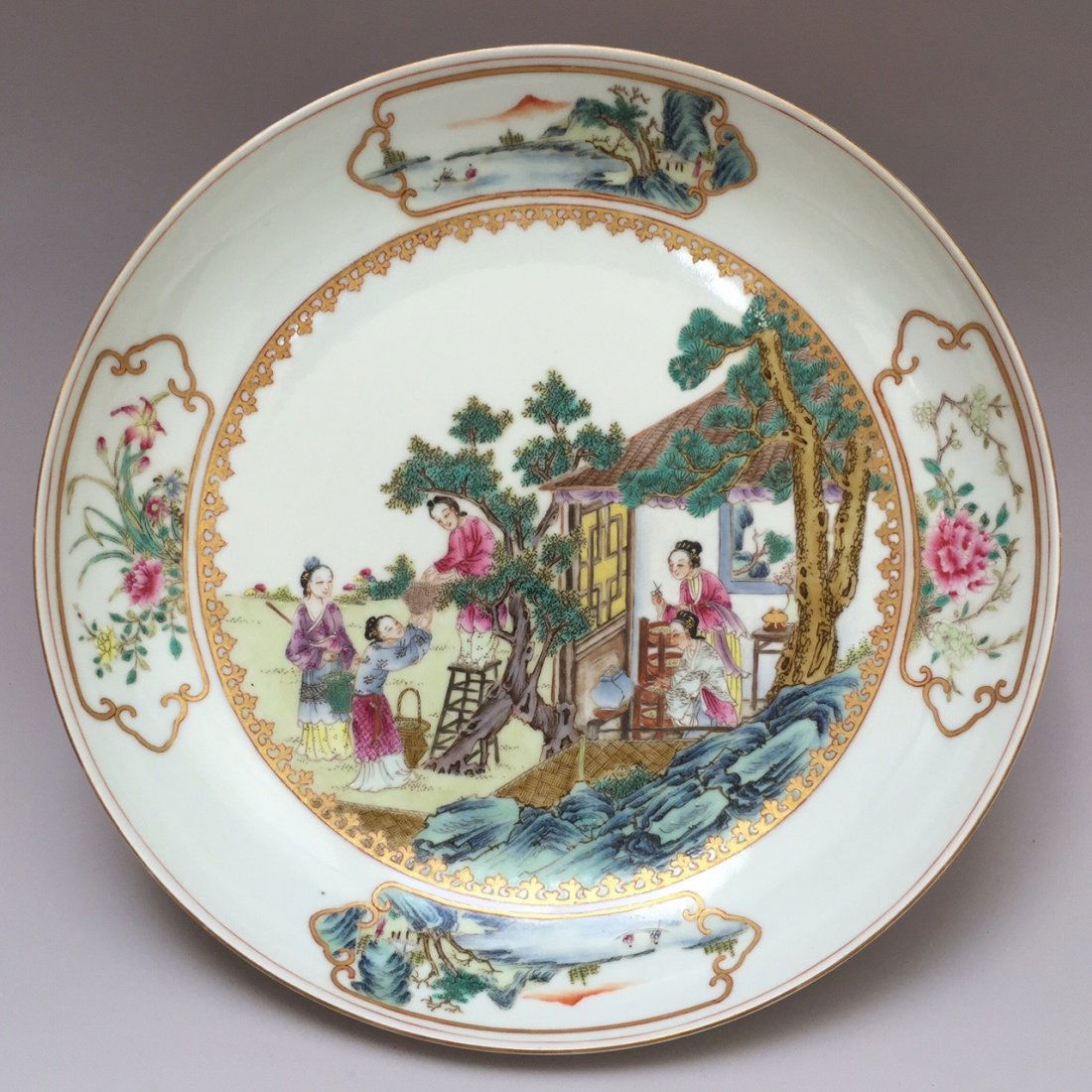 A FAMILLE ROSE PORCELAIN  DISH  YONGZHENG MARK 20TH (1 of 8)