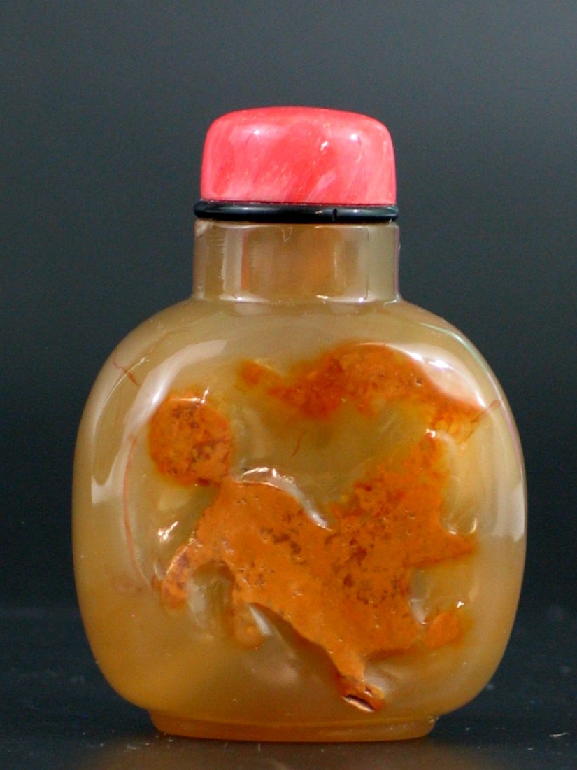 Chinese Agate Snuff Bottle (1 of 2)