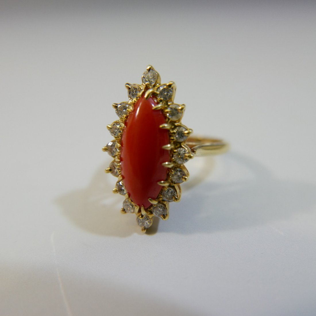 STUNNING 14K GOLD RED CORAL AND DIAMOND RING - 4 GRAMS (1 of 5)