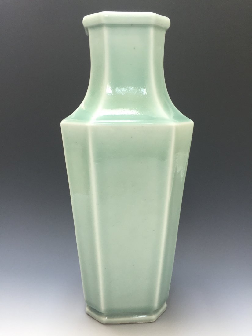 A FINE CHINESE ANTIQUE OCTAGONAL VASE, MARK YONGZHENG, (1 of 7)