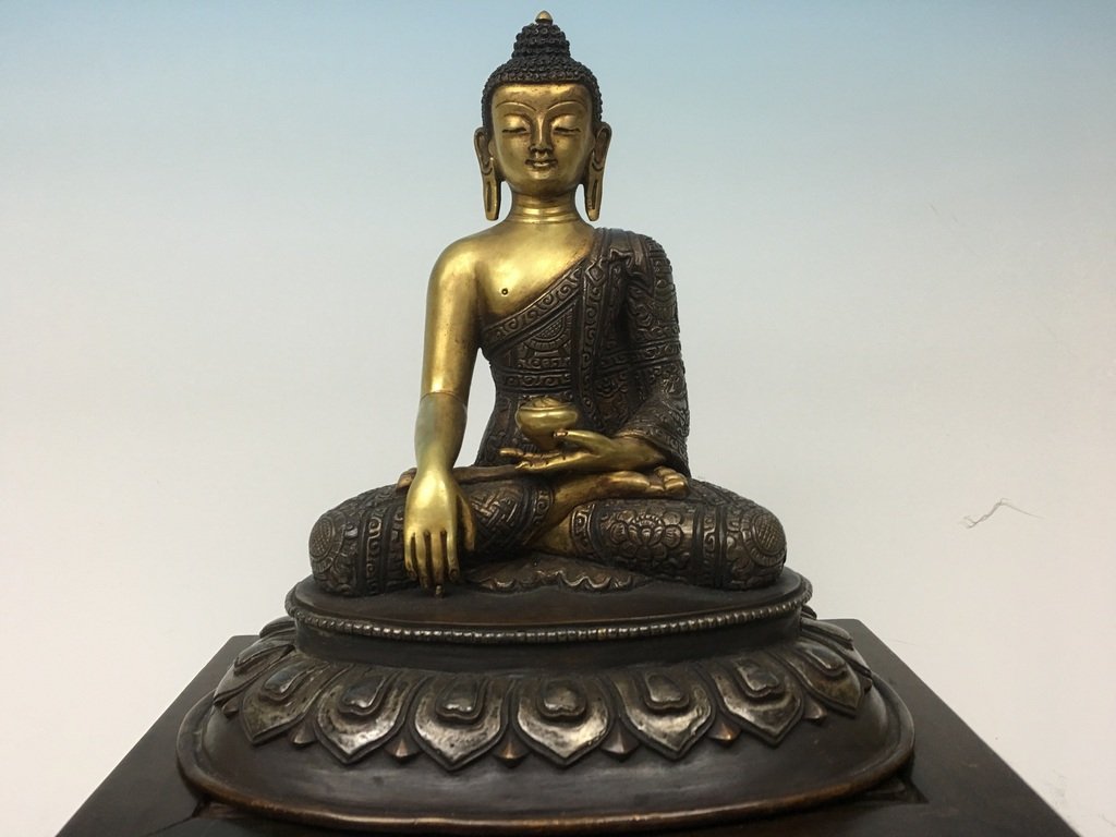 ANTIQUE Chinese Bronze Silver Gilt Buddha, 18th (1 of 10)