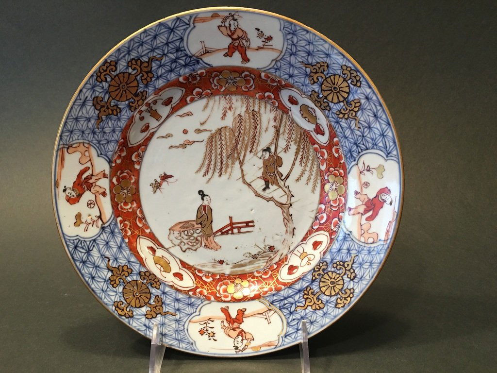 ANTIQUE Chinese Imari Plate with figurines "Diao Chan" (1 of 9)