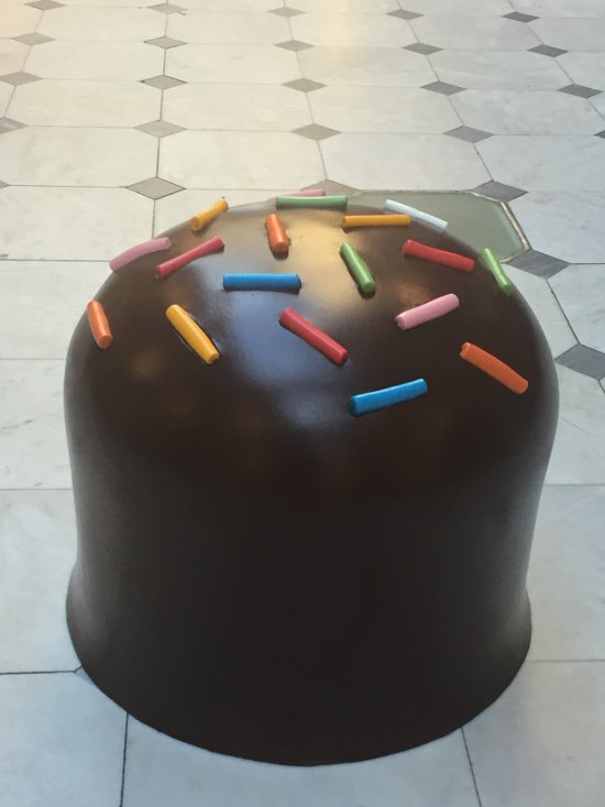 DM Gugliermetto, sculpture pouff Big Eat Cioccolatino (1 of 8)