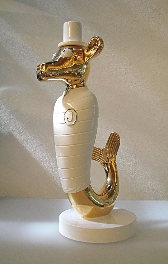 Matteo Cibic, Superego Editions, pottery sculpture: Pottery sculpture serie Marino. Mattero Cibic, Superego. Signed and marked. Dimensions: 27,5" Scultura in ceramica serie Marino. Matteo Cibic, Superego. Timbro e firma sulla base. Dimensioni: 70 cm SU