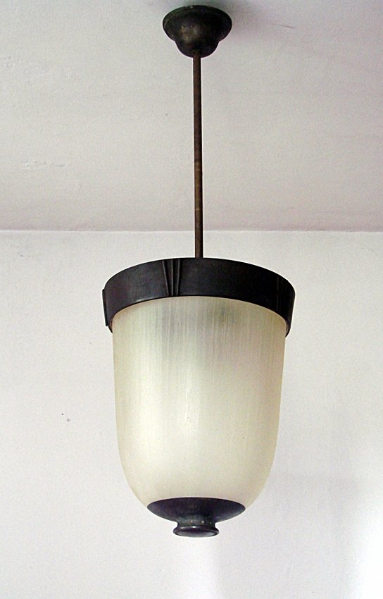 Pietro Chiesa, Fontana Arte, ceiling lamp: Ceiling lamp. Brass structure, acidato sathinized glass diffusor. Pietro Chiesa, Fontana Arte, 1930 ca. Dimensions: h 33,8”, diameter 11,6” Pietro Chiesa. Lampada a sospensione. Struttura in otton