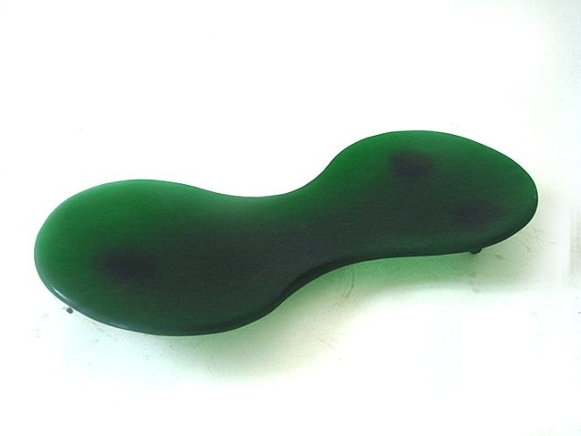 Cappellini, Marc Newson, centrepiece: Blown glass centrepiece. Marc Newson, Orgone, Cappellini Prod. 2000 ca. Dimensions: h 2,7'', 19,2'' x 8,6''. Marc Newson, Orgone, centrotavola in vetro soffiato produzione Cappellini 2000ca. Dimension