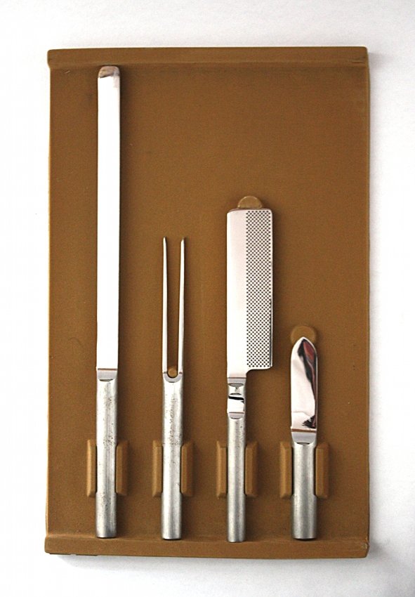 Cini&Nils, Opi Milano, bar set: Bar cylindric set: 4 pieces. Cini&Nils, Opi Milano. Original box. 1969. Dimensions: 45,5 cm x 30 cm Collezione cilindrica da bar, 4 pezzi, Cini&Nils, Opi Milano. Scatola originale. 1969.