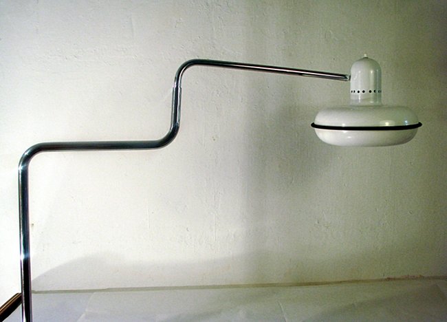 Bilumen, Sergio Asti, table lamp: Table lamp with clamp. Girotondo model. Chromed metal adjustable arm. Adjustable varnished metal reflector. Dimensions:h 35,4â€, max 31,5â€. Sergio Asti, Prod. Bilumen, 1974. Bibliografia: Rivis