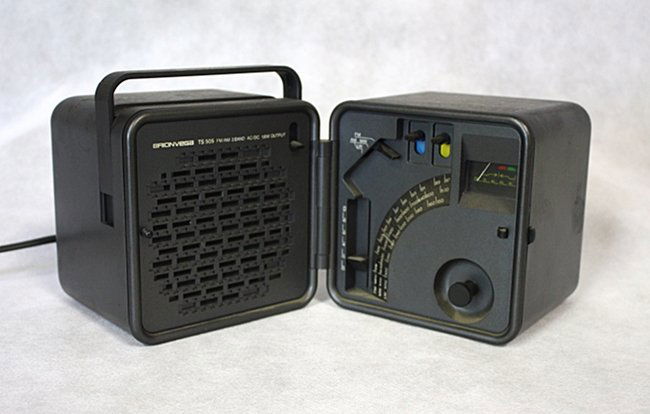 M. Zanuso, R. Sapper, Radio Brionvega: Radio model TS505. Marco Zanuso, Richard Sapper. Brionvega, 1977. Dimensions: h 13 cm ( 5,1"), 23 x 13,5 cm ( 9" x 5,3") Marco Zanuso Richard Sapper. Radio modello TS 505. Dimensioni: h 13 cm ( 5,1"),