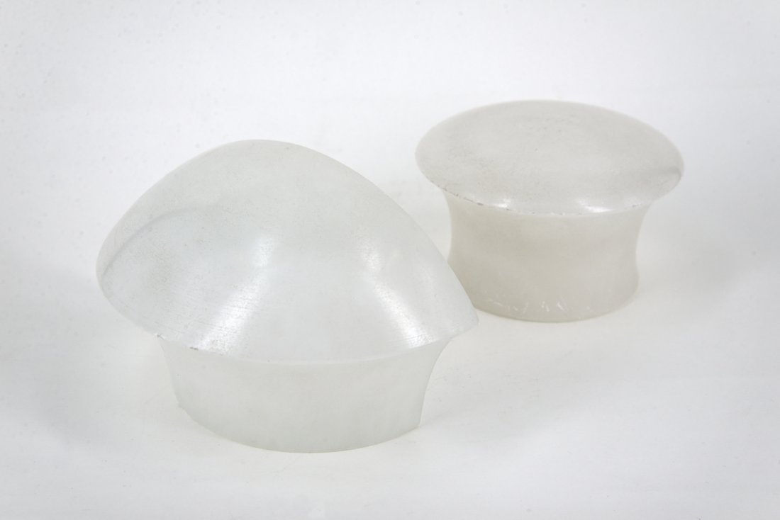 A. Mangiarotti, Volterra, sculpture: Alabaster sculpture, Angelo Mangiarotti, Volterra, Cooperativa Artieri Alabastro. 1980 ca.Scultura in alabastro, Angelo Mangiarotti, Cooperativa Artieri Alabastro, Volterra. 1980 ca.