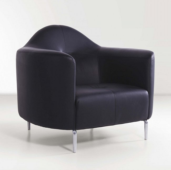 Peter Emrys-Roberts, Driade, armchair: Charlie armchair, metal and leather covering. Prototype. Peter Emyrs-Roberts, Driade Prod., Italia, 2010 ca. Dimensions: 100x90x100 cm. Poltrona Charlie in metallo con rivestimenti in pelle. Prototipo