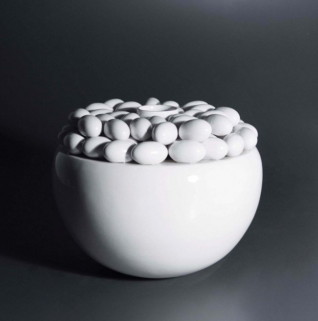 MARTINE BEDIN, Superego, Vase: Martine Bedin, Vaso in ceramica smaltata della collezione Roma, modello Pasqua. Edizione Superego Editions, Italia 2007 H cm 22, diam cm 30
