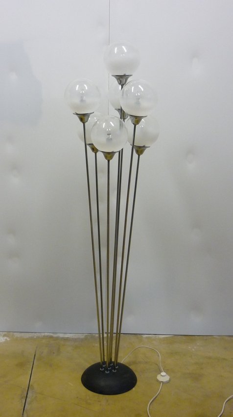 Reggiani (attr.), floor lamp: Vintage 60s italian lamp floor, design Reggiani (att.) , metal chromed structure, 7 lights with original switch.(3 light modes) Very good vintage condition.Conserved, electric system tested.Working! S