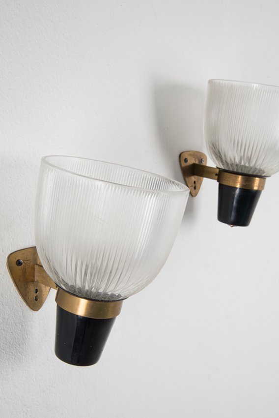 Ignazio Gardella, Azucena, wall lamps: Ignazio Gardella, Azucena, Pair of wall lamps mod. Lp5. Varnished metal, brass, moulded glass. Ignazio Gardella. Coppia di lampade da parete modello Lp5. Metallo verniciato, ottone, vetro stampato. Pr