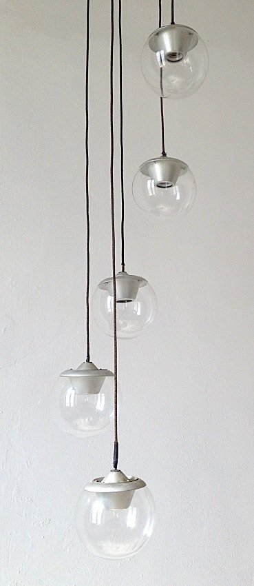 Gino Sarfatti, Arteluce, hanging light: Gino Sarfatti, Arteluce, Hanging lamp mod. 2095/5. Varnished metal, transparent glass spheres, frosted alluminum. 1958. Gino Sarfatti. Lampada a sospensione mod. 2095/5. Metallo verniciato, sfere in v