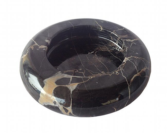 Sergio Asti, bowl: One portoro marble bowl. Sergio Asti, 1970 ca. Una ciotola in marmo portoro, Sergio Asti, 1970 ca. Dimensioni: diam 15 cm