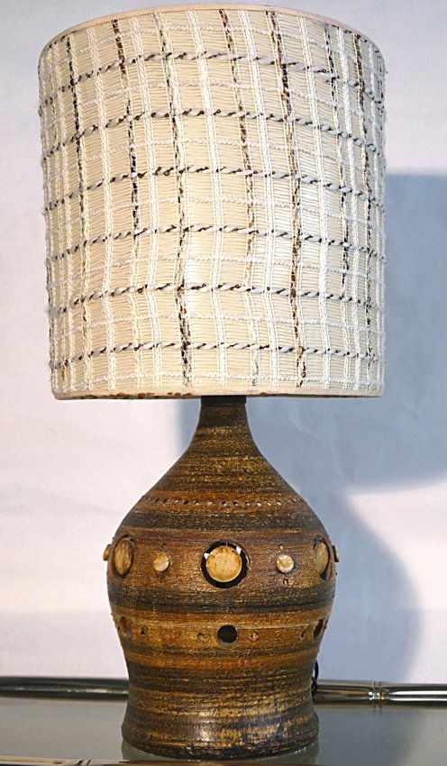 French Manufacture, table lamp: French Manufacture, table lamp Accolay. 1960 ca. Painted pottery, original lampshade. Manifattura francese, lampada da tavolo Accolay, 1960 circa. Terra cotta dipinta, para lume originale. Dimensioni: