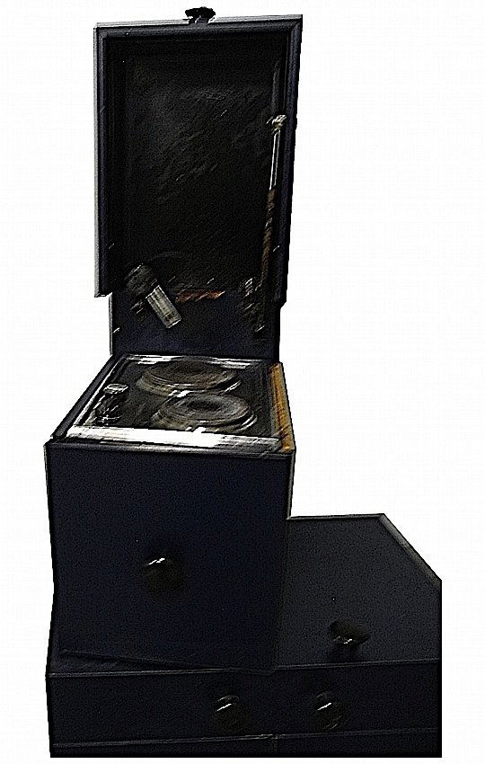 R. gabetti, A. O. d'Isola. Blue box (1 of 3)