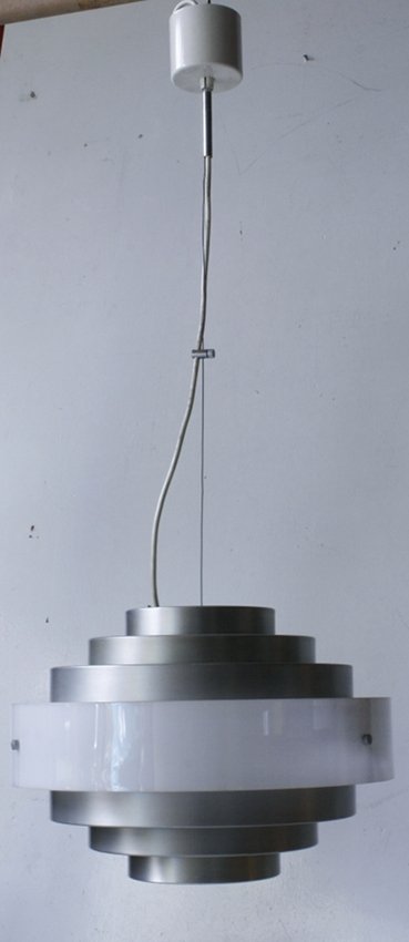 Esperia, hanging lamp: Esperia. Hanging lamp. Metal, plexiglas. Label. Dimensions: 15,74" diameter. Lampada a sospensione in metallo e plexiglas. Dimensioni: diametro 40 cm. Etichetta.