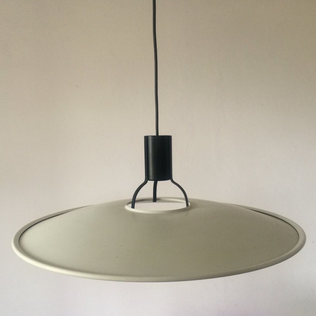 G. Sarfatti, Hanging Lamp, Arteluce: Gino Sarfatti, Arteluce, hanging lamp. Plastic and metal. Original label. Dimensions: diameter 63,5 cm