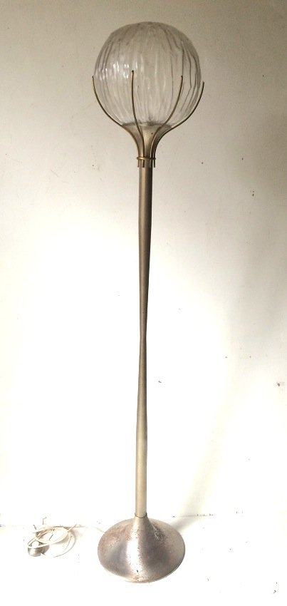 Esperia, floor lamp: Esperia. Floor lamp. Glass globe, metal structure. Dimensions: h 180 cm, diameter 35 cm.